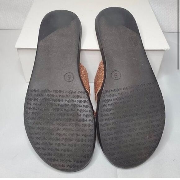 🌟Maj Love Rose Gold Flat Sandals sz 9🌟 - Picture 3 of 4